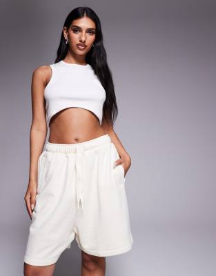 [adidas Originals] adidas Originals linear logo sweat shorts in cream-White L Cream white