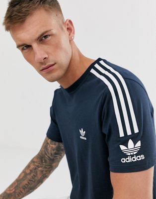 Adidas Originals – Lock Up – Mörkblå t-shirt med logga-Marinblå