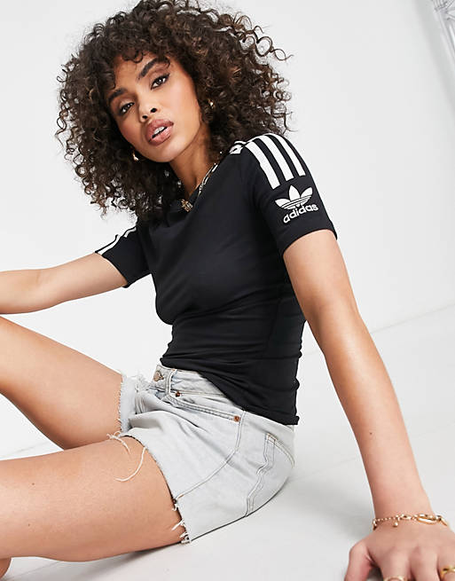 Sportswear adidas Originals Lock Up Three Stripe t-shirt in Black 
