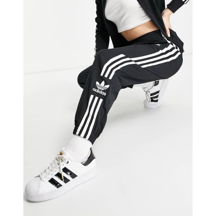 Adidas originals superstar 3-stripe 2025 cropped black track pants