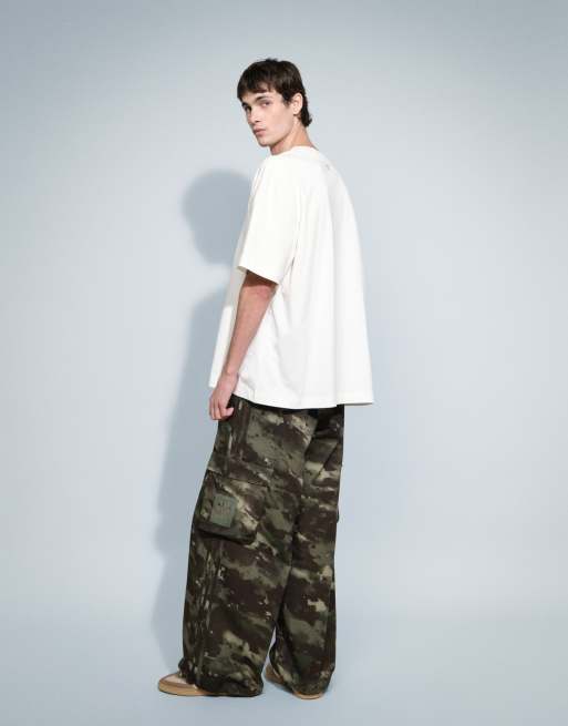 adidas Originals locker geschnittene Hose im Military-Muster, 5 von 9