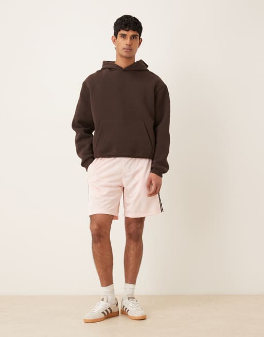 adidas Originals – Locker geschnittene Shorts in sandigem Rosa mit 3 Streifen, 2 von 5