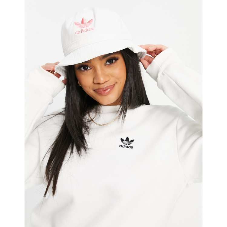 adidas Originals Logo Bucket Hat In White | ASOS