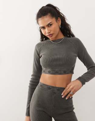 [adidas Originals] adidas Originals long sleeve crop top in washed black rib L BLACK