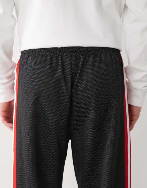 adidas Originals – Loose – Locker geschnittene Trainingshose aus Netzstoff in Schwarz, 5 von 5