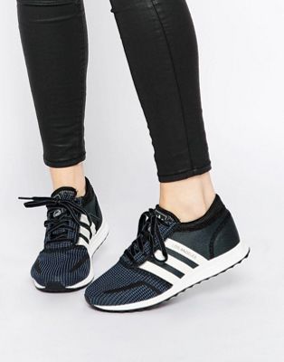 scarpe da ginnastica nere e bianche