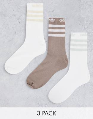 adidas Originals - Lot de 3 paires de chaussettes à logo trois bandes et motif trèfle - Multicolore | ASOS