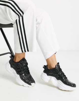 magmur runner adidas black