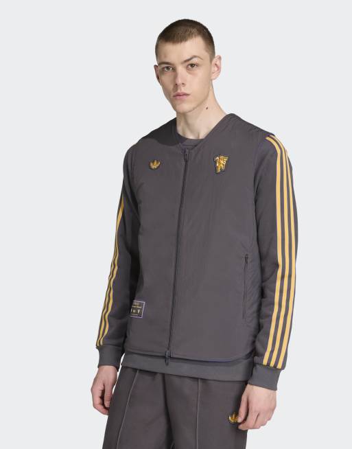adidas Originals – Manchester United Terrace Icons – Czarno-niebieski bezrękawnik funkcyjny