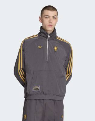 Originals - Manchester United Terrace Icons - Jacke in Utility-Schwarz mit kurzem Reißverschluss Schwarz XS