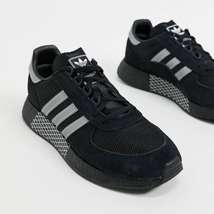 Besparing Ondraaglijk Transplanteren adidas Originals Marathon Tech shoes in black silver & white | ASOS