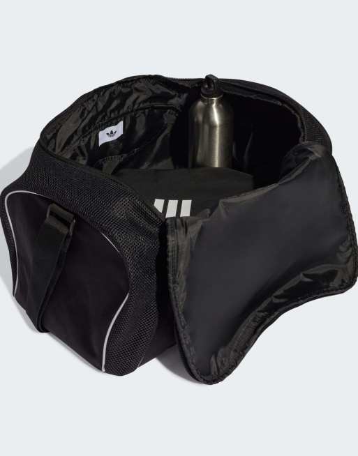 adidas Originals Medium duffle bag in black, 4 of 4