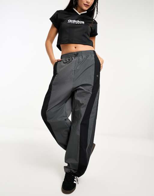 adidas Originals – Metamoto – Obszerne ciemnoszare spodnie