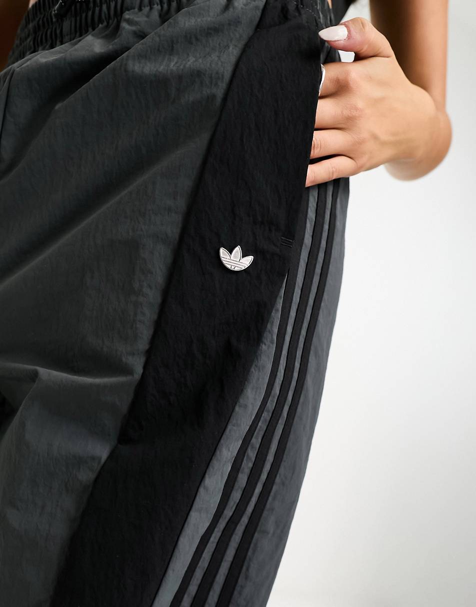 adidas Originals metamoto parachute pants in dark grey | research.engr ...