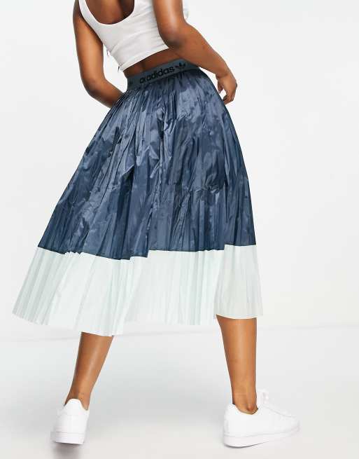 Adidas shop pleated skirt