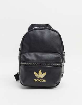 adidas Originals Mini Backpack mit Dreiblatt in Schwarz und Gold ASOS