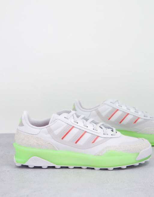 adidas Originals – Modern Indoor – Sneaker in Weiß und Limettengrün