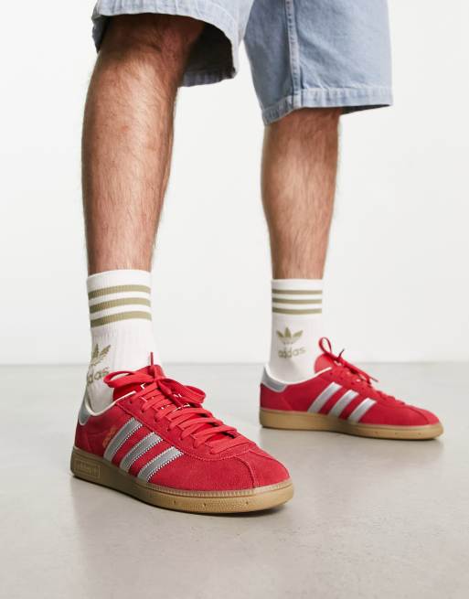 adidas Originals – Munchen – Czerwone buty sportowe na gumowej podeszwie – RED