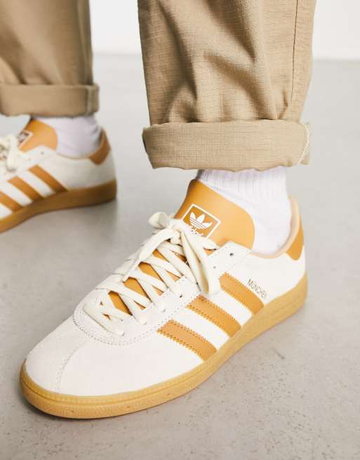 adidas Originals Munchen gum sole trainers in cream and brown WHITE