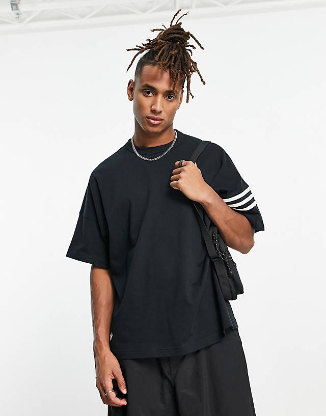 adidas Originals - neuclassics 3 stripe t-shirt in black
