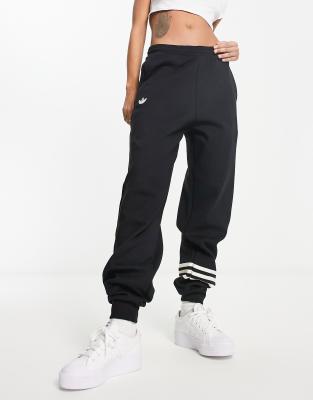 adidas Originals - neuclassics - Jogginghose in Schwarz