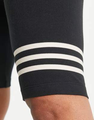 adidas Originals neuclassics Leggings Shorts in Schwarz ASOS