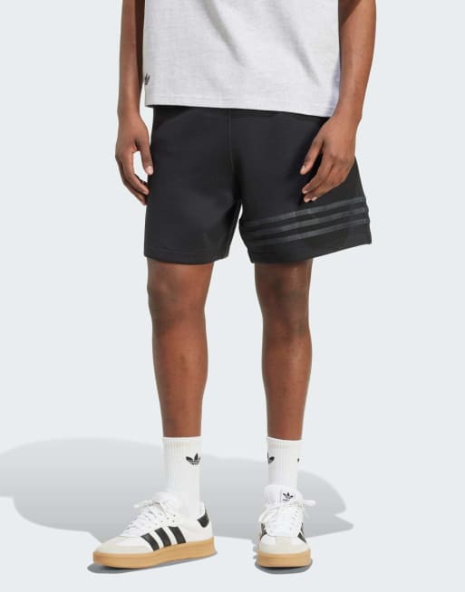 adidas Originals - Neuclassics - Sorte shorts med koksgrå detaljer