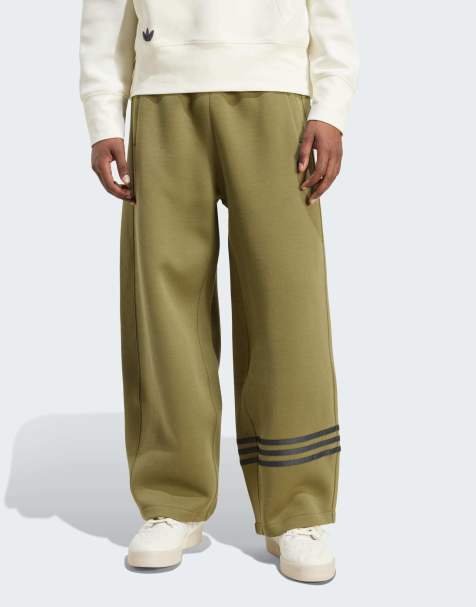 adidas Originals Neuclassics sweatpants in focus olive - view 1
