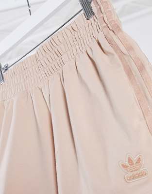 adidas shorts beige