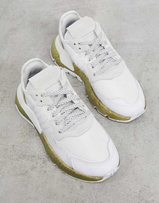 adidas Originals Nite Jogger Baskets Blanc et dor ASOS