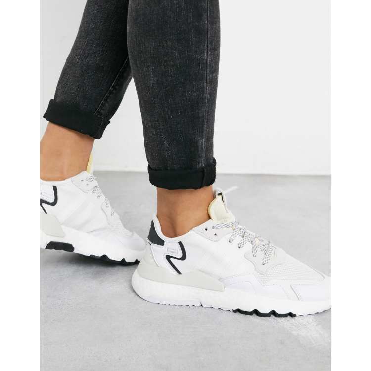 Adidas originals nite jogger trainers in white hotsell