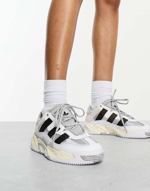 adidas Originals - Niteball - Sneakers in gebroken wit met zwart