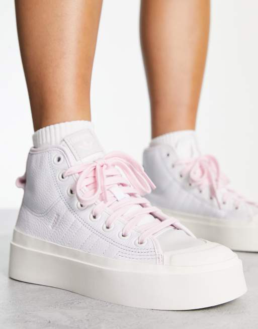 adidas Originals - Nizza Bonega - Halfhoge sneakers met plateauzool in gebroken wit met roze veters
