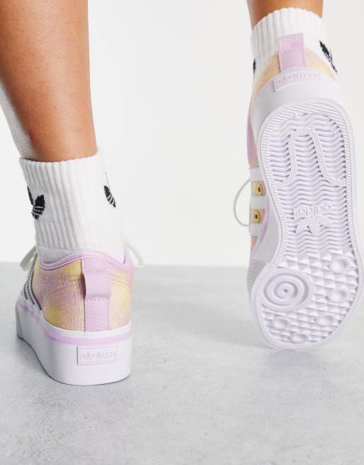 Charlotte Bronte Verdampen Volwassen adidas Originals Nizza Platform sneakers pink and yellow | ASOS