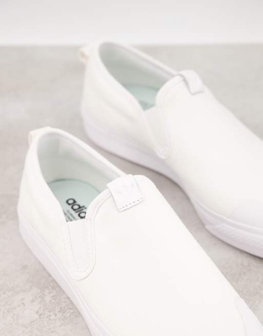 Adidas nizza outlet slip on women