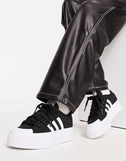 adidas Originals Nizza Sneaker in Schwarz und WeiB mit Plateausohle ASOS