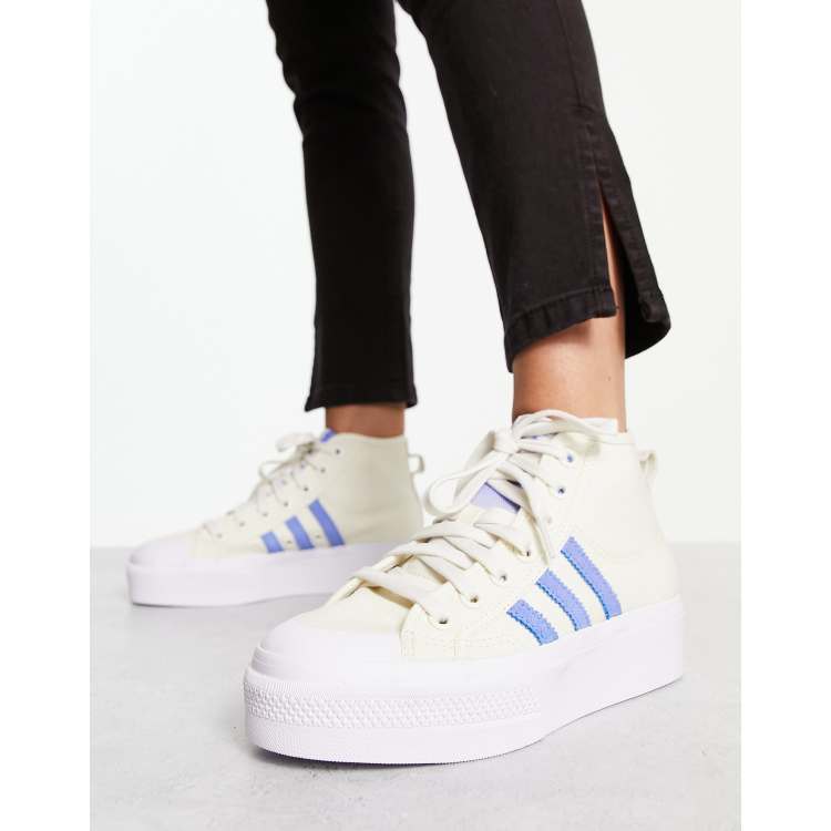 adidas Originals Nizza Sneaker in WollweiB und Blau mit mittelhohem Schaft und Plateausohle ASOS