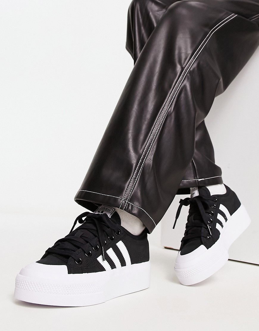 adidas Originals – Nizza – Svarta och vita platåsneakers
