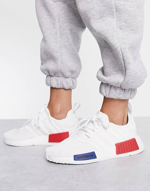 adidas Originals – NMD R1 – Sneaker in Weiß mit roten und blauen  Leisten-Details | ASOS