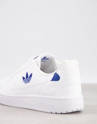 Basket adidas blanche et bleu hotsell