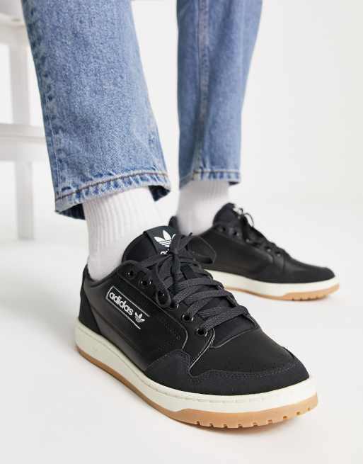 Adidas shoes 90s outlet jeans