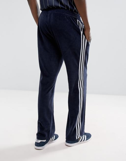 Adidas Originals Osaka Velours Joggingbroek In Marineblauw Cv60 Asos