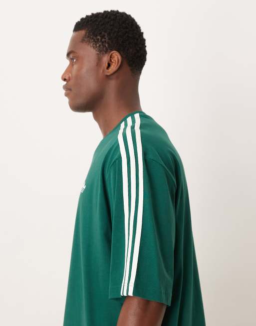 adidas Originals – Oversize-T-Shirt in Grün mit drei Streifen, 4 von 5