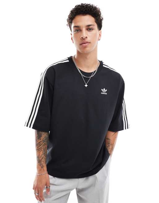 adidas Originals Oversize T Shirt in Schwarz