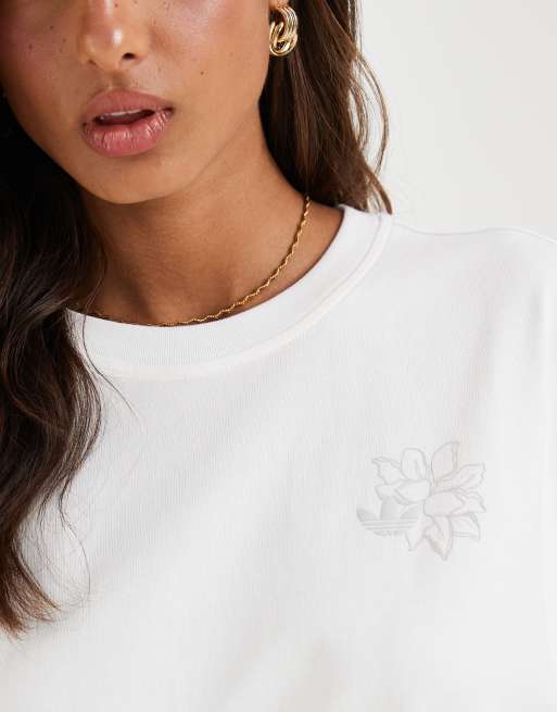 adidas Originals – Oversize-T-Shirt in Weiß mit Blumenstickerei, 3 von 4