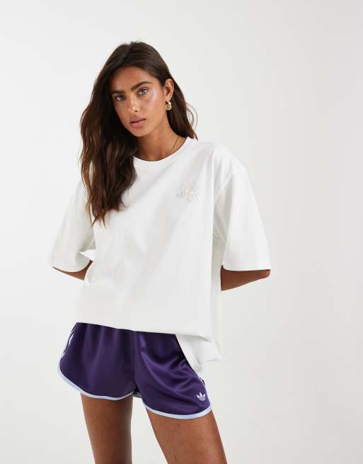 adidas Originals – Oversize-T-Shirt in Weiß mit Blumenstickerei, 4 von 4