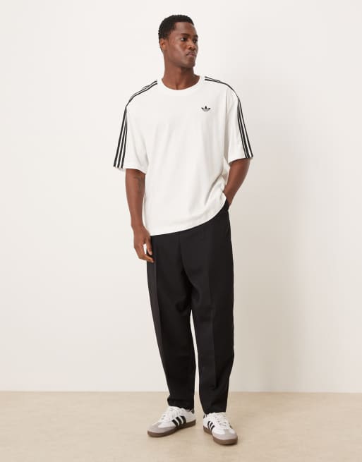 adidas Originals – Oversize-T-Shirt in Weiß mit drei Streifen, 2 von 5