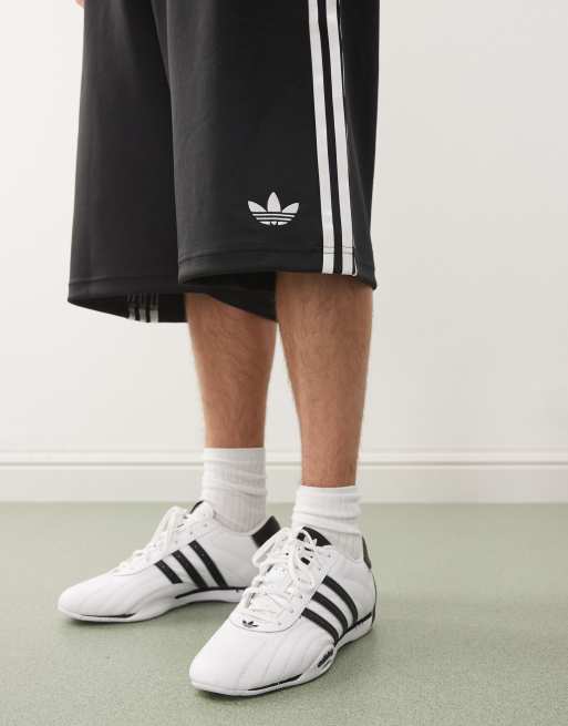 【日本未展開】adidas oversized shorts adidas Originals oversized shorts in black | ASOS