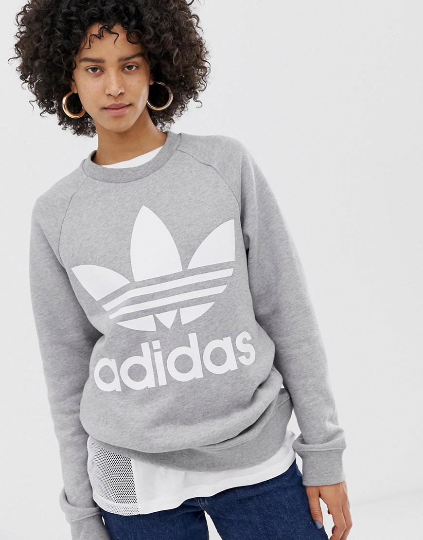 adidas Originals - Oversized sweater met trefoil-logo in grijs