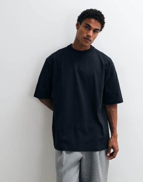 adidas Originals oversized T-shirt met klein logo in het midden in zwart - view 1